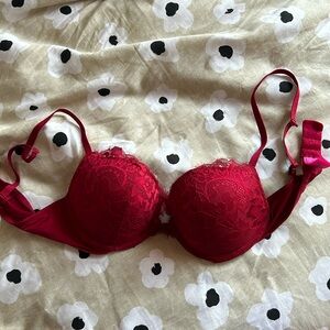Red lace bra (LaSenza, 36B)